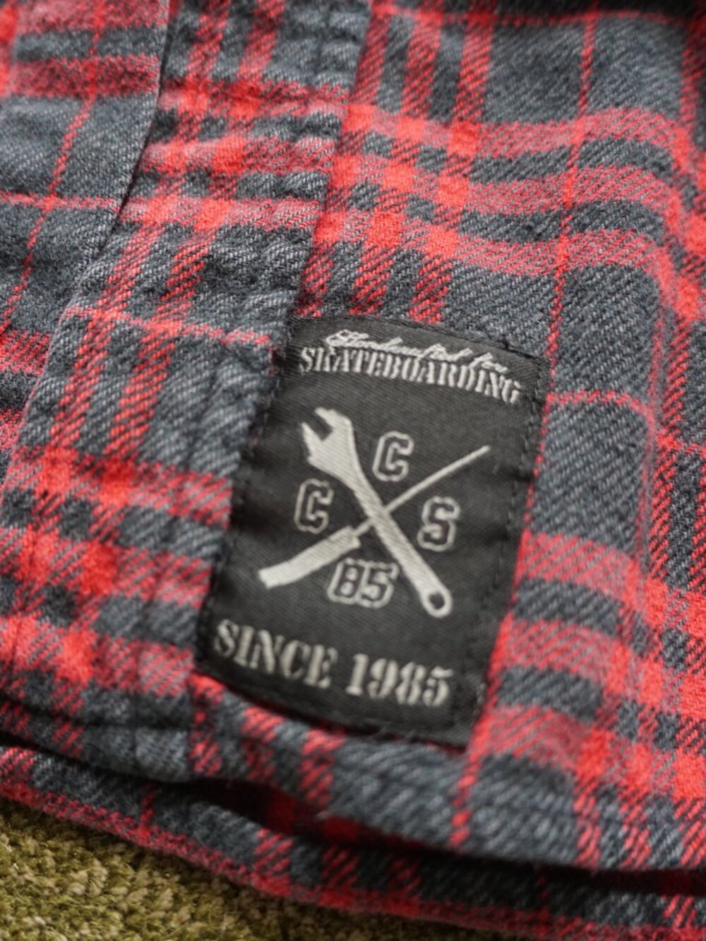 CCS Skateboarding Black & Red Plaid Flannel 🖤❤️ - Picture 3 of 6